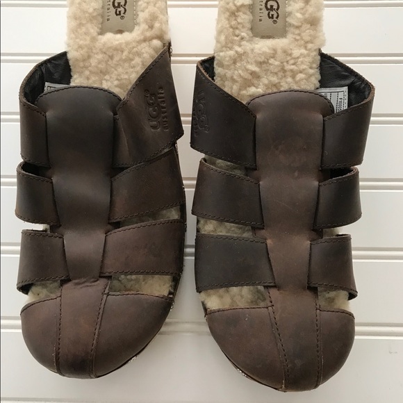 UGGS Fisherman Leather Clogs - Picture 1 of 4